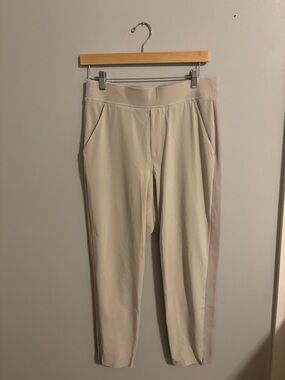 Athleta Cream Straight-Leg Pull-On Pants with Side Panel